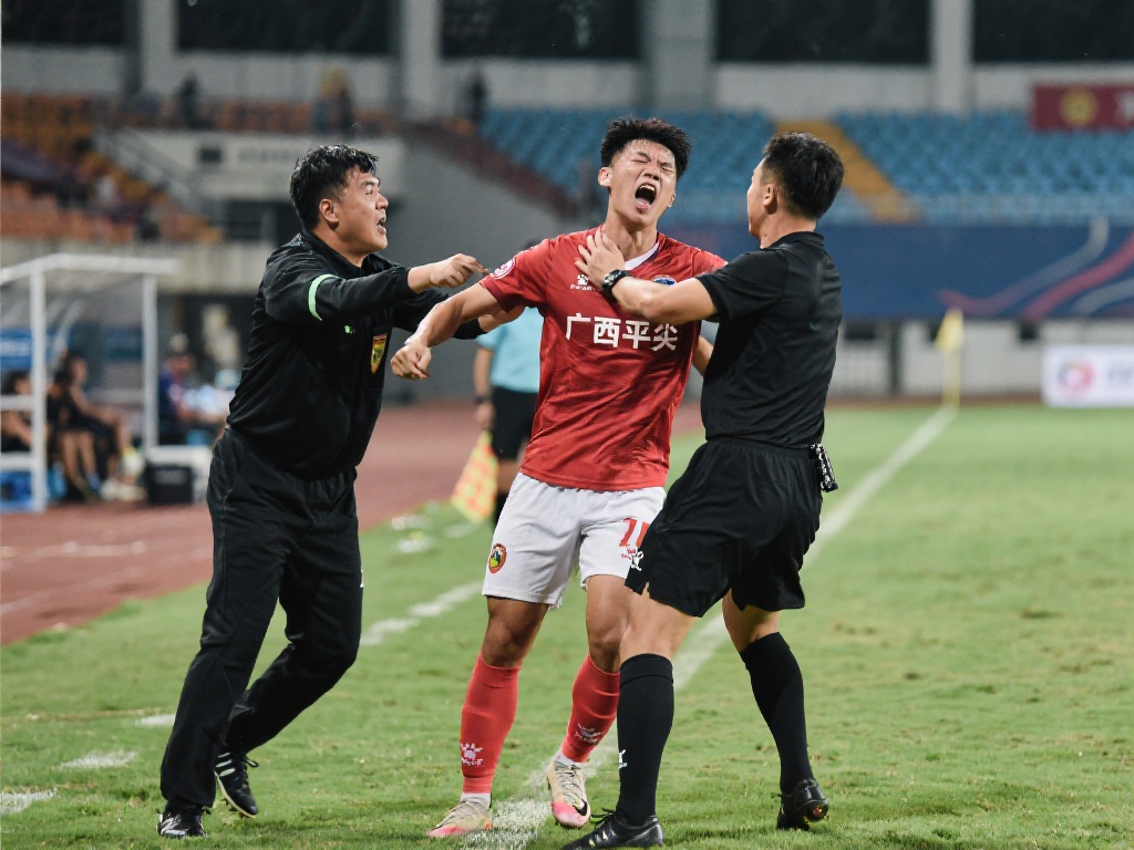 让队友们明 让队友们明